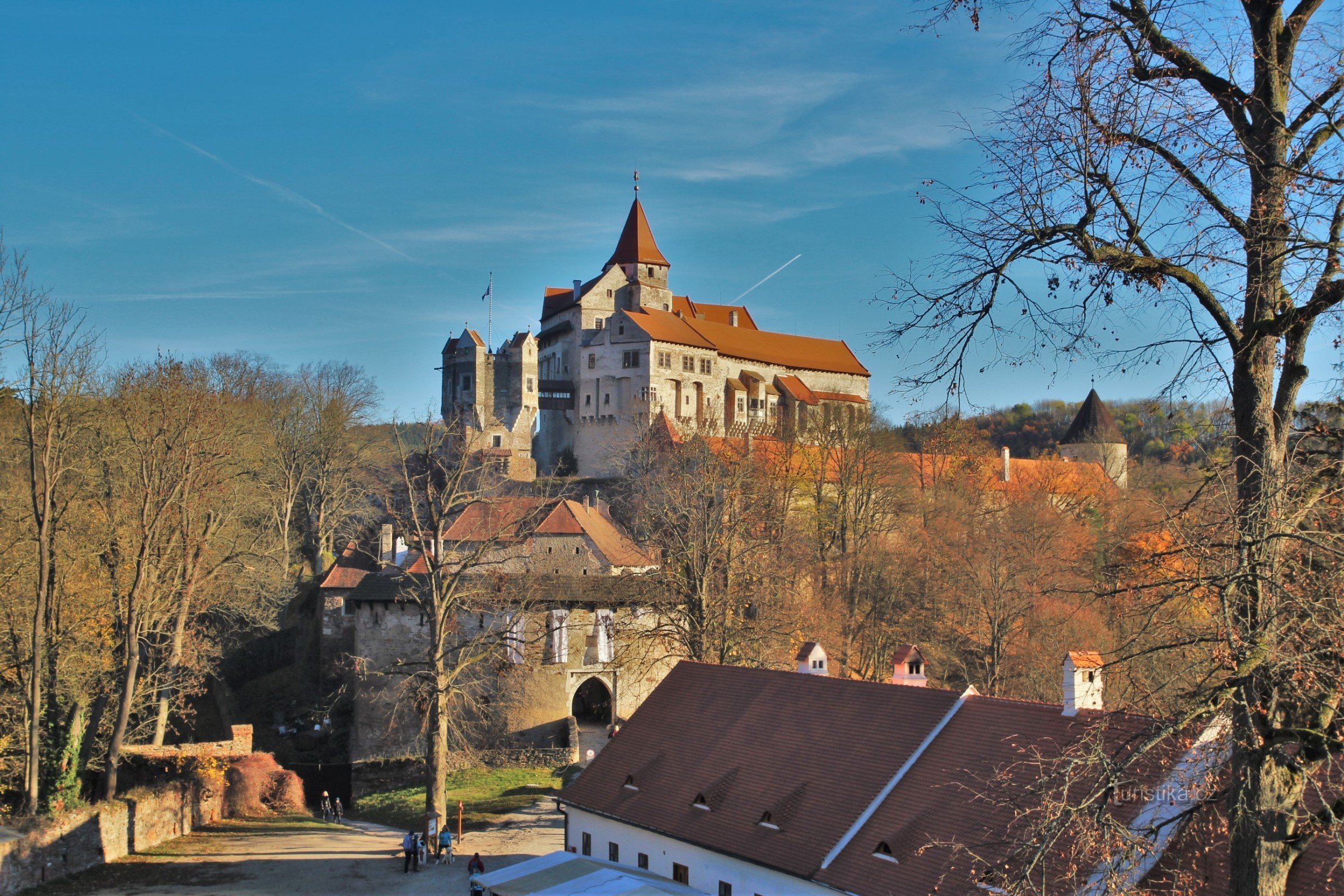 Blick von der Bastei auf die Burg über den ersten Hof