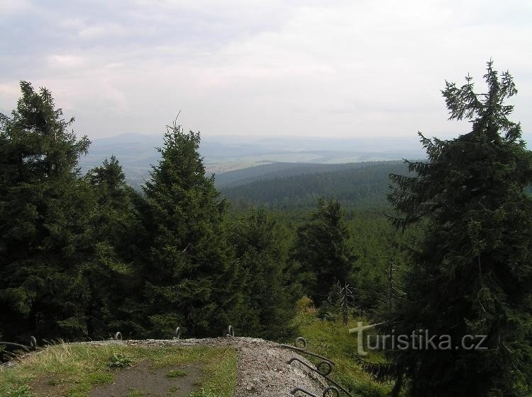 Pogled iz bunkerja na hribu Anenský