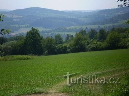 Blick von Čermná auf das Ostružná-Tal