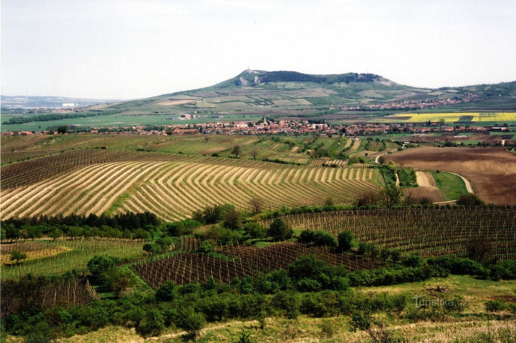 Vista do Dunajovické vrchy ao cume de Pálava