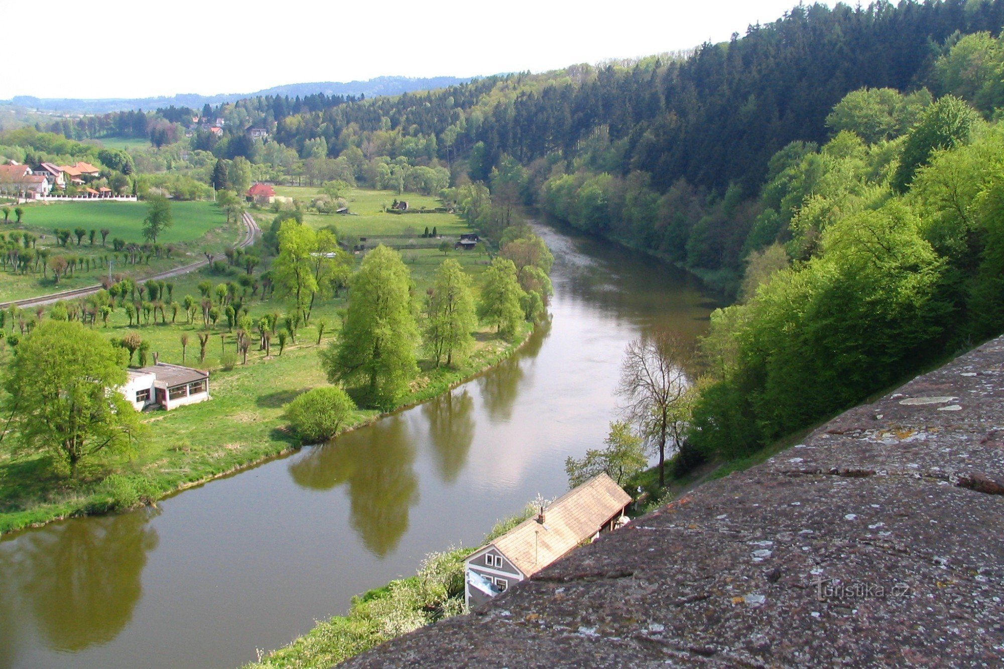 Utsikt från slottet till Sázava