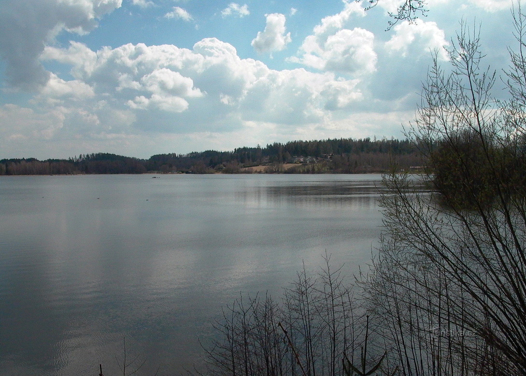 Widok z zapory - w kierunku południowo-wschodnim.