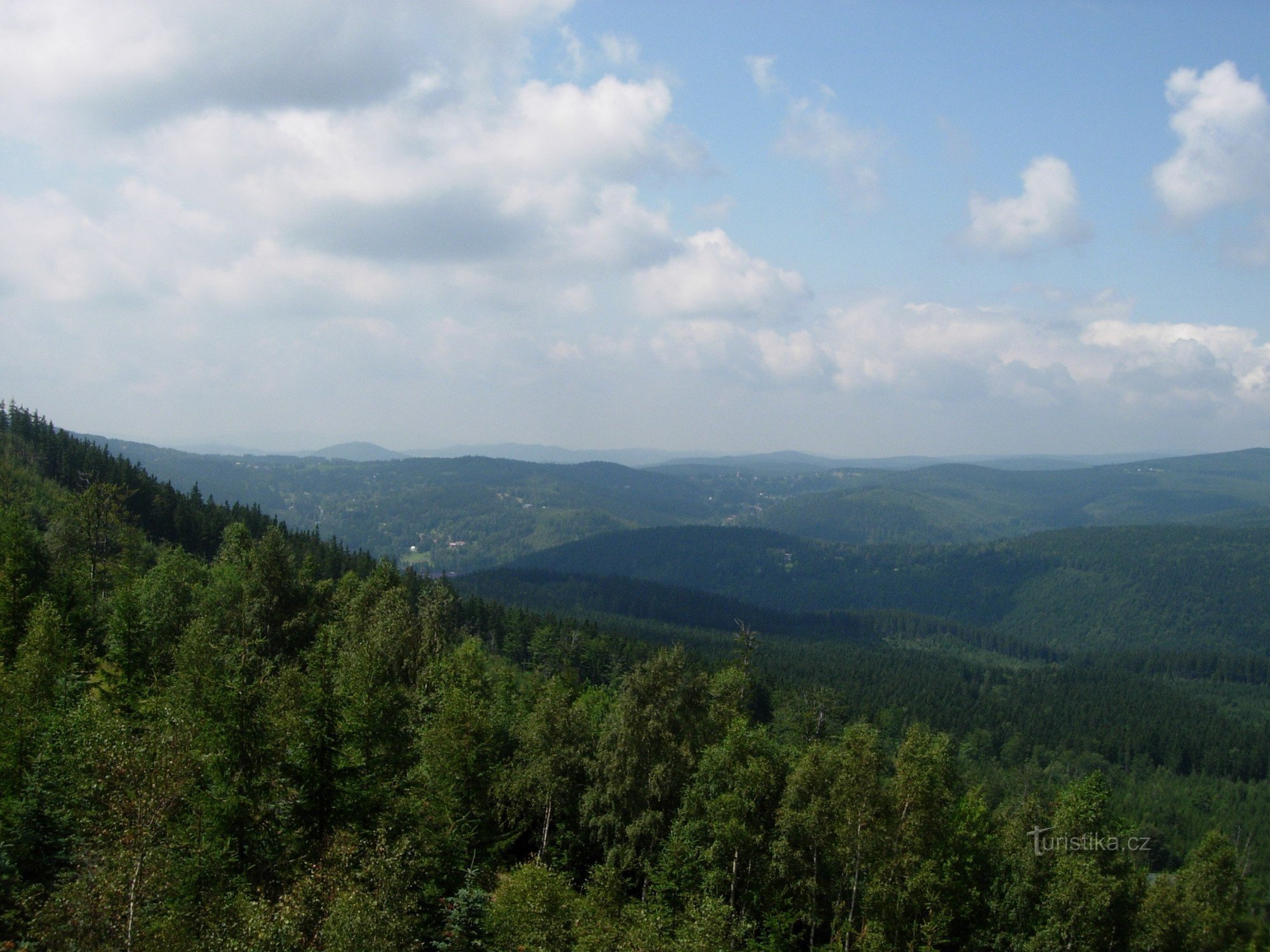 Vista sulle montagne di Jizera dalla funivia