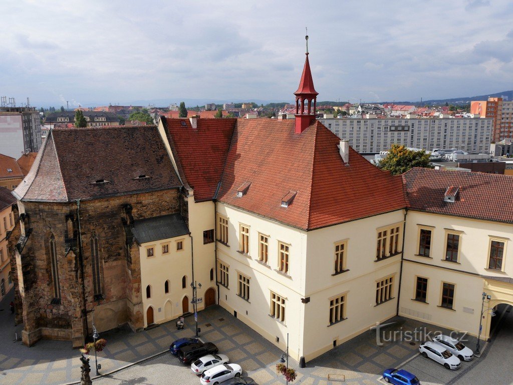 Blick vom Stadtturm auf das Rathaus