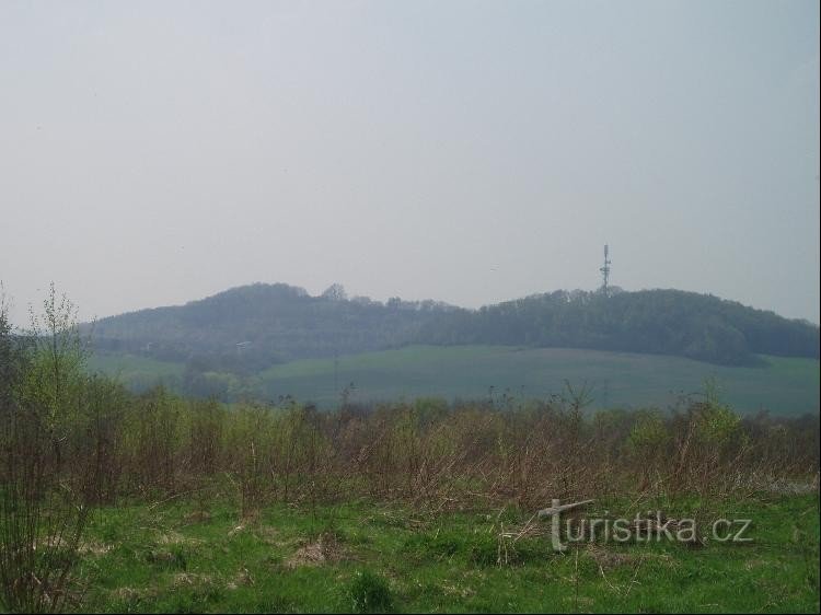 pogled iz Řepníka na Strážnisi in Okrouhlo