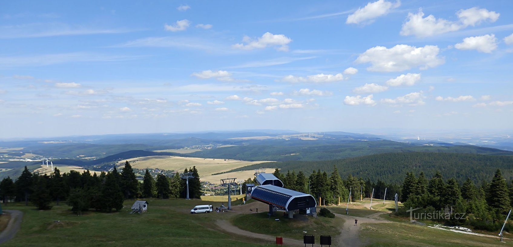 Aussicht vom Aussichtsturm auf Klínovec
