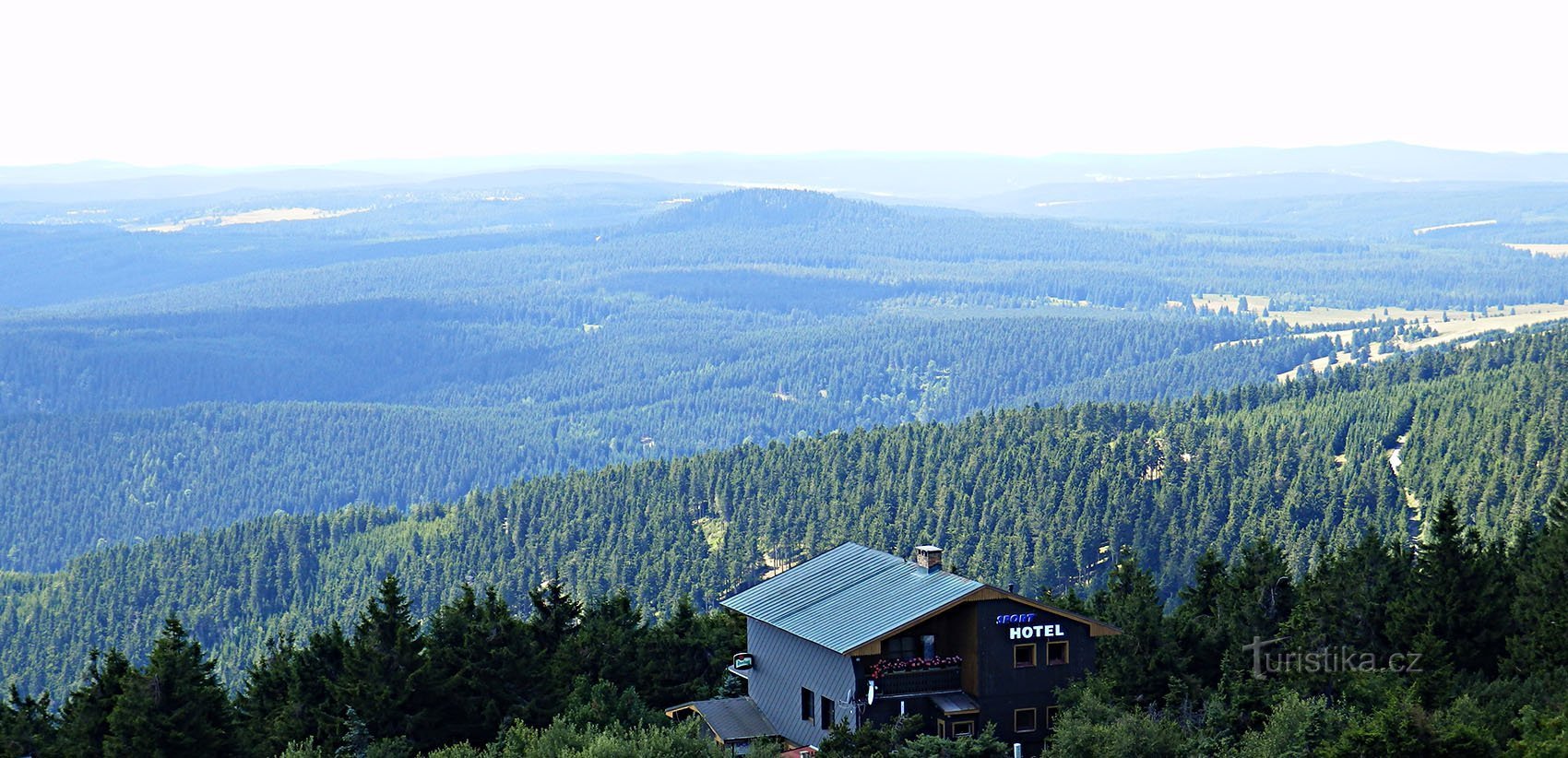 Aussicht vom Aussichtsturm auf Klínovec