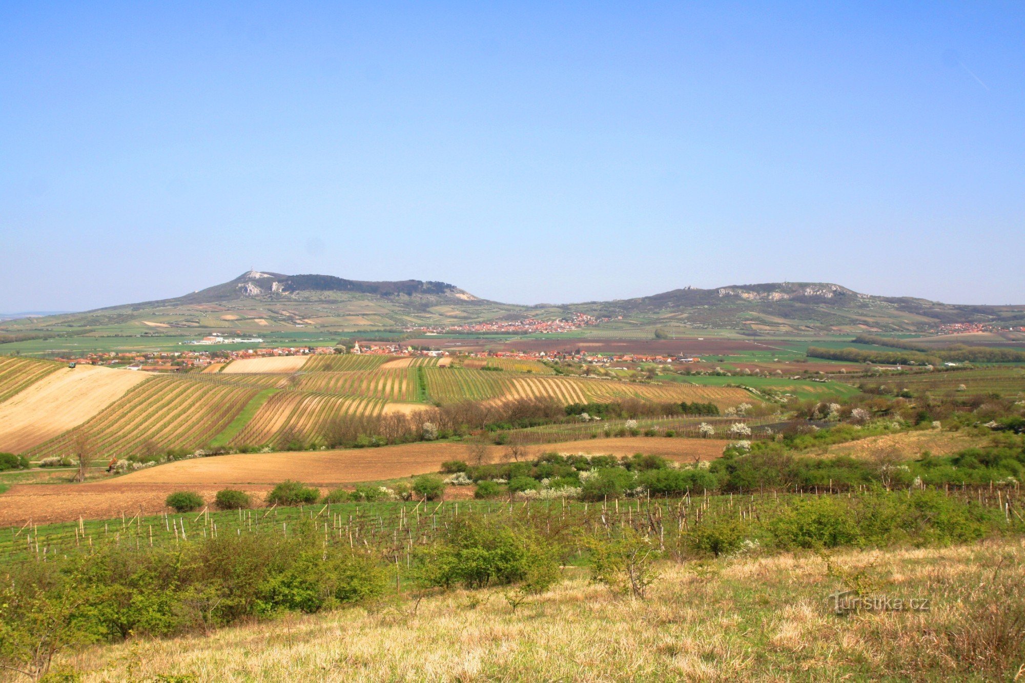 Uitzicht vanaf Růžová hora naar de bergkam van Pavlovské vrchy