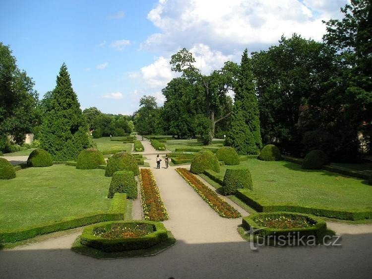 Blick von der Terrasse des Schlosses