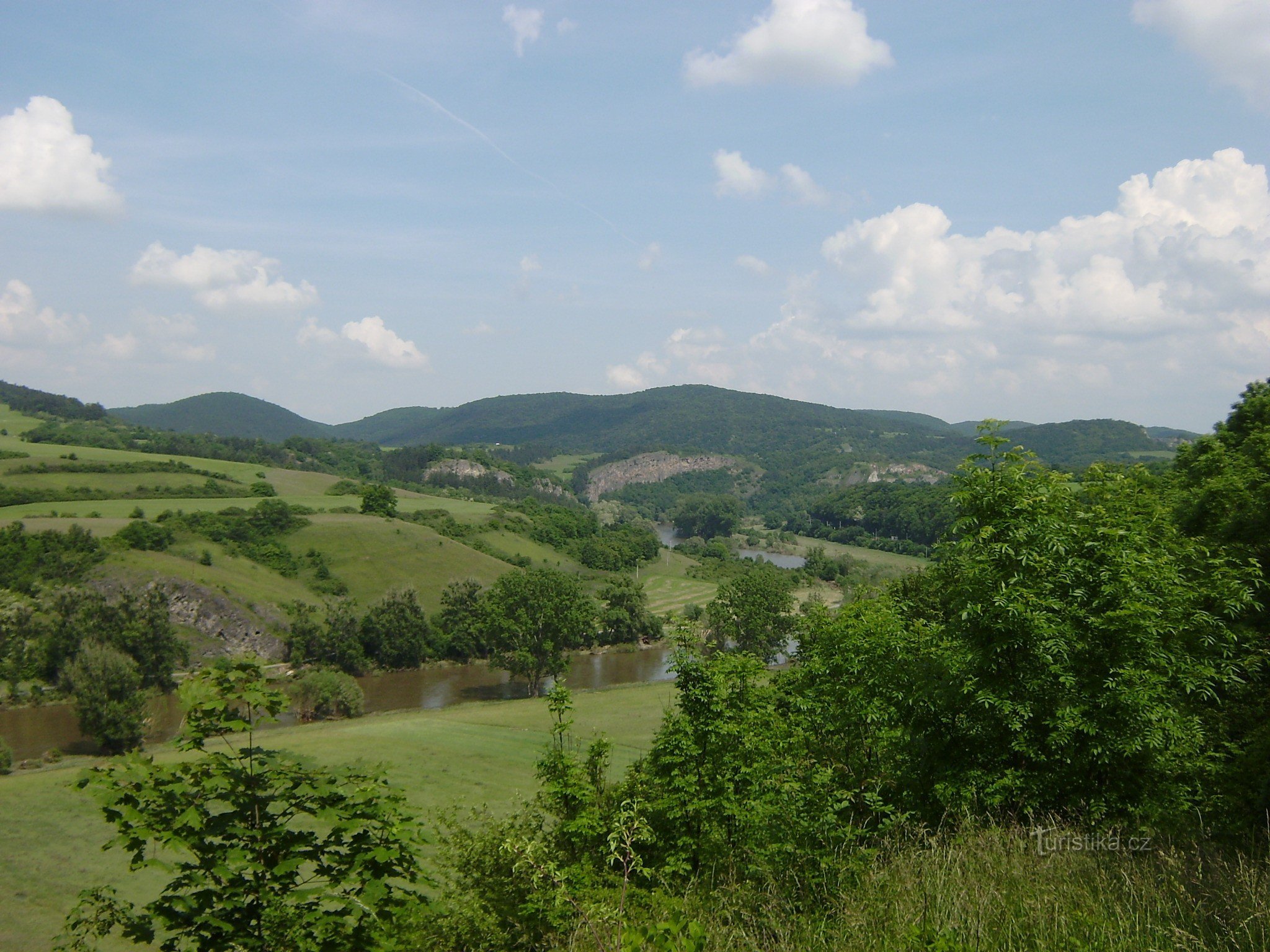 Vue de Tetín vers le NE