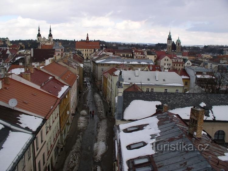 Pogled s stolpa na Jakuba: Pogled s stolpa proti Masarykovemu trgu. Lahko se vidijo