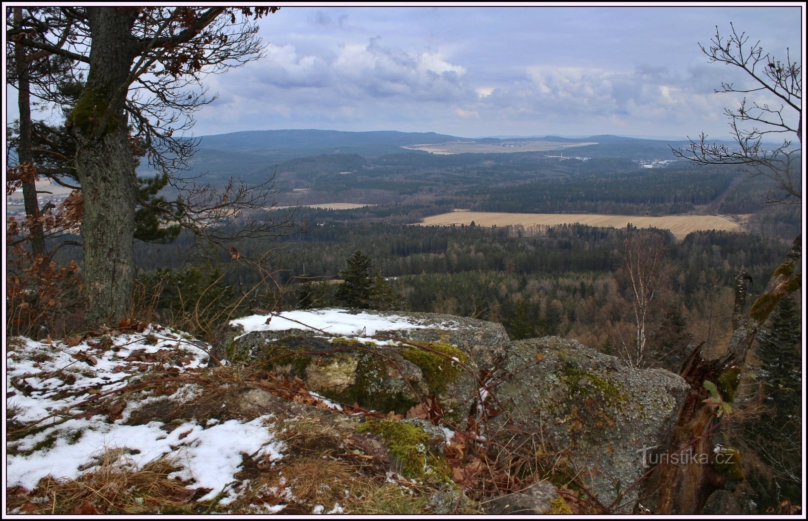 Die Aussicht von der Spitze von Žďár