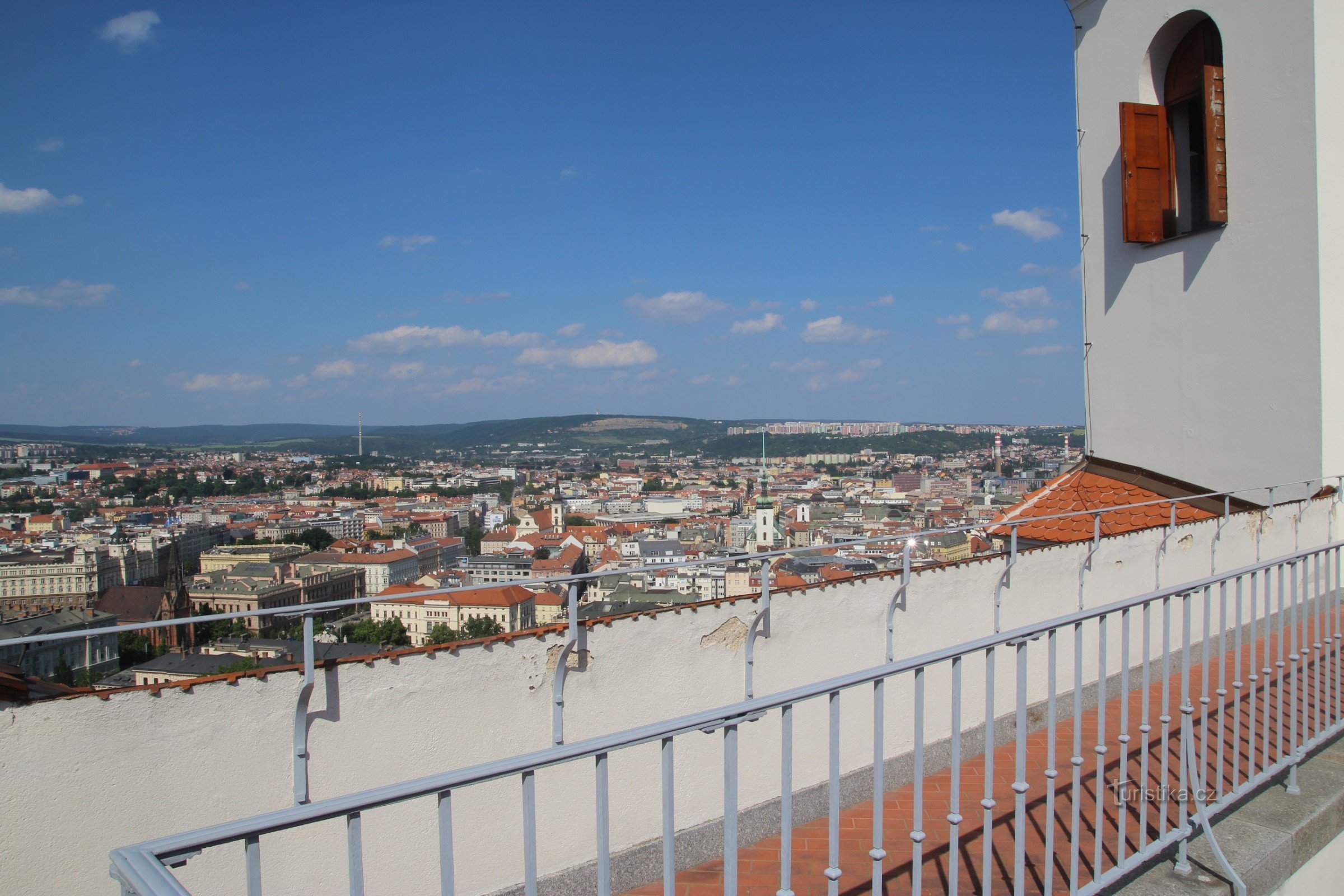 Uitzicht op Brno vanaf het uitkijkterras