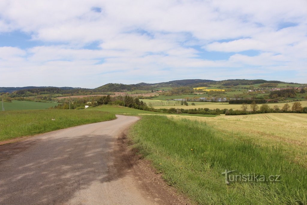 Pogled z razgledišča na Zbyno