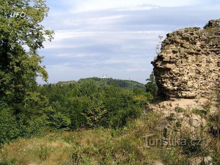 θέα από το Šelenburk στον πύργο επιφυλακής Cvilín