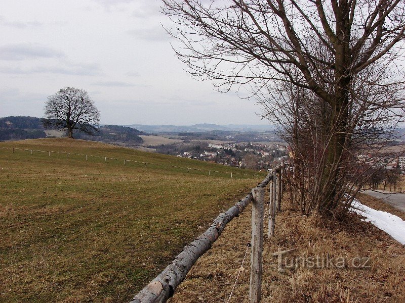 widok z Šibeniční vrch w kierunku Voticy