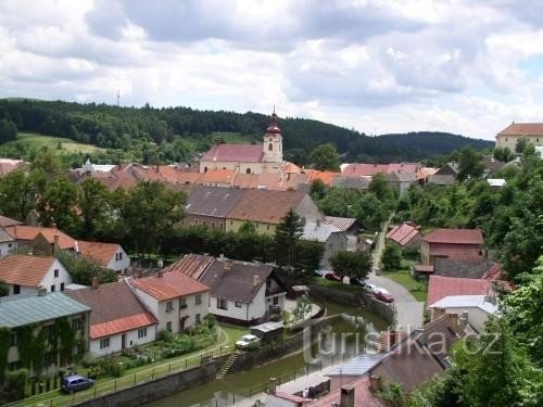 Blick vom Schloss auf Brtnice