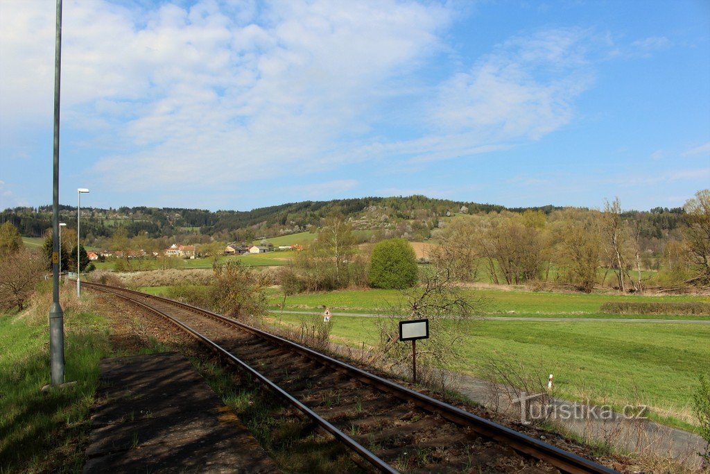 Vista dalla fermata su Rovina e Mokrosuki