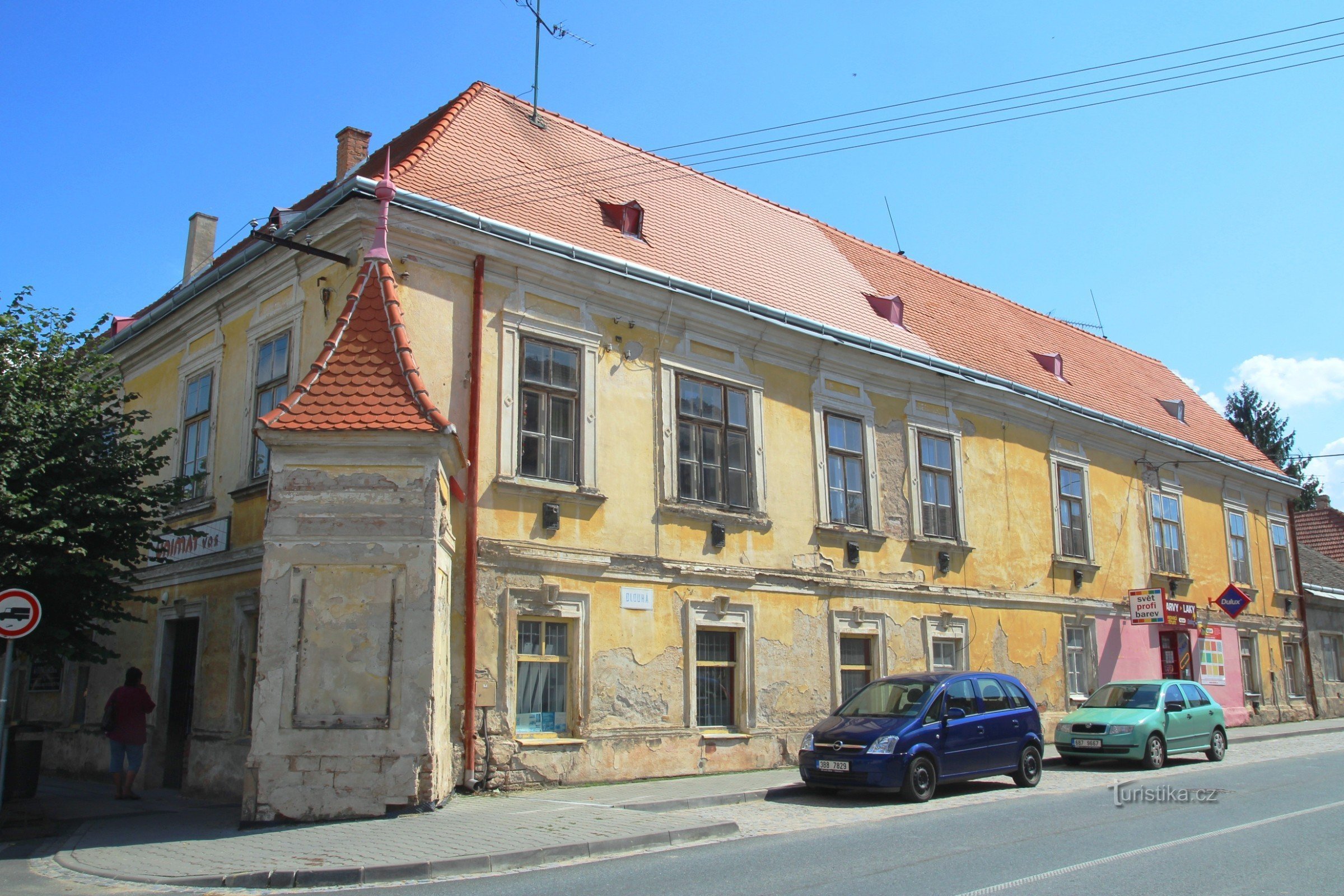 Pohořelice - antiguo hotel Pfann, vista desde la calle Dlouhé