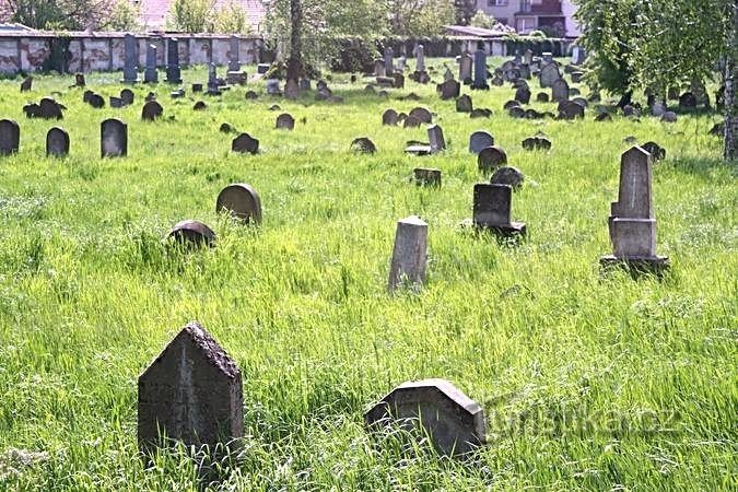 Pohořelice - juutalainen hautausmaa