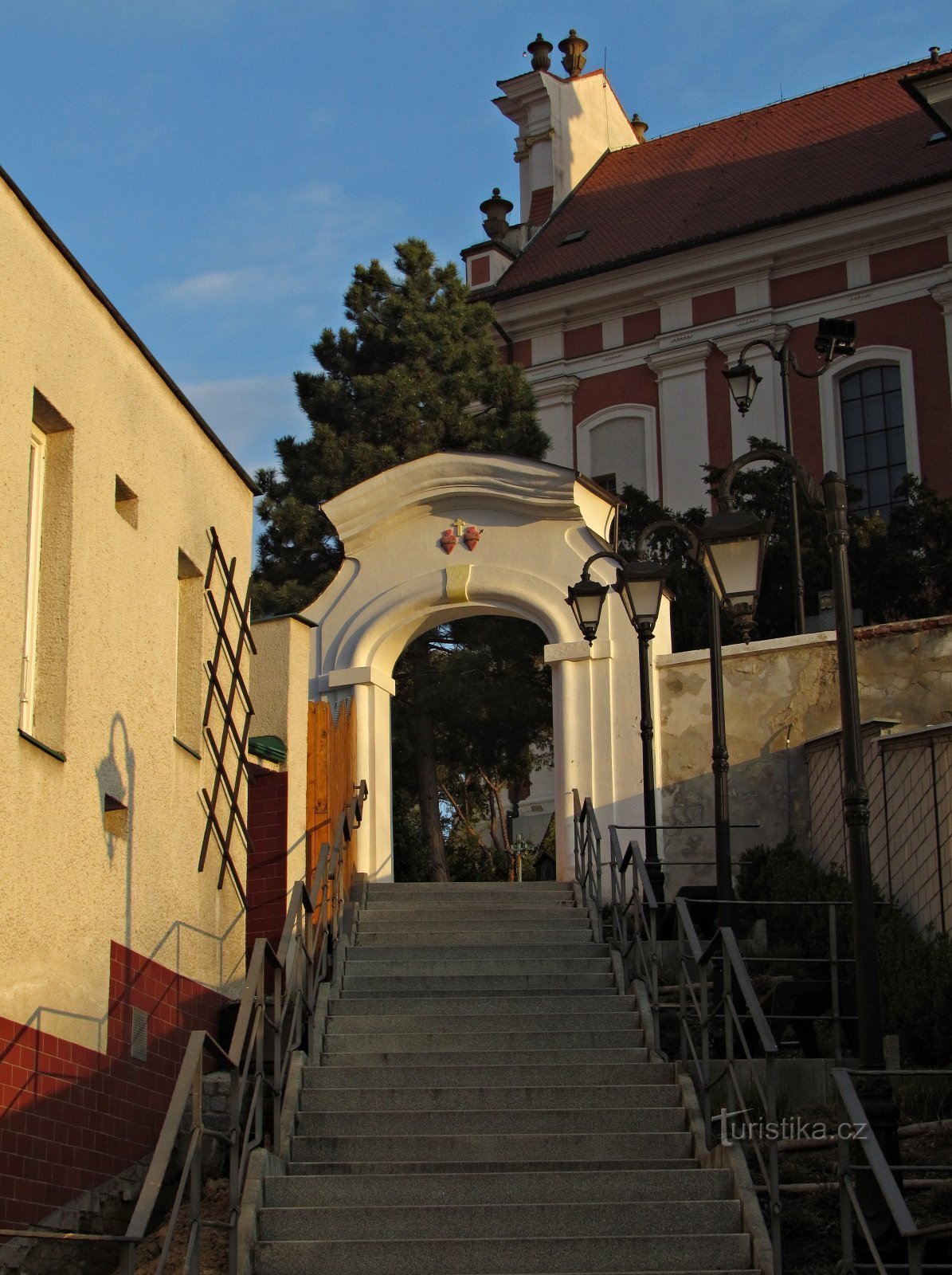 Polešovice - Kirche St. Peter und Paul