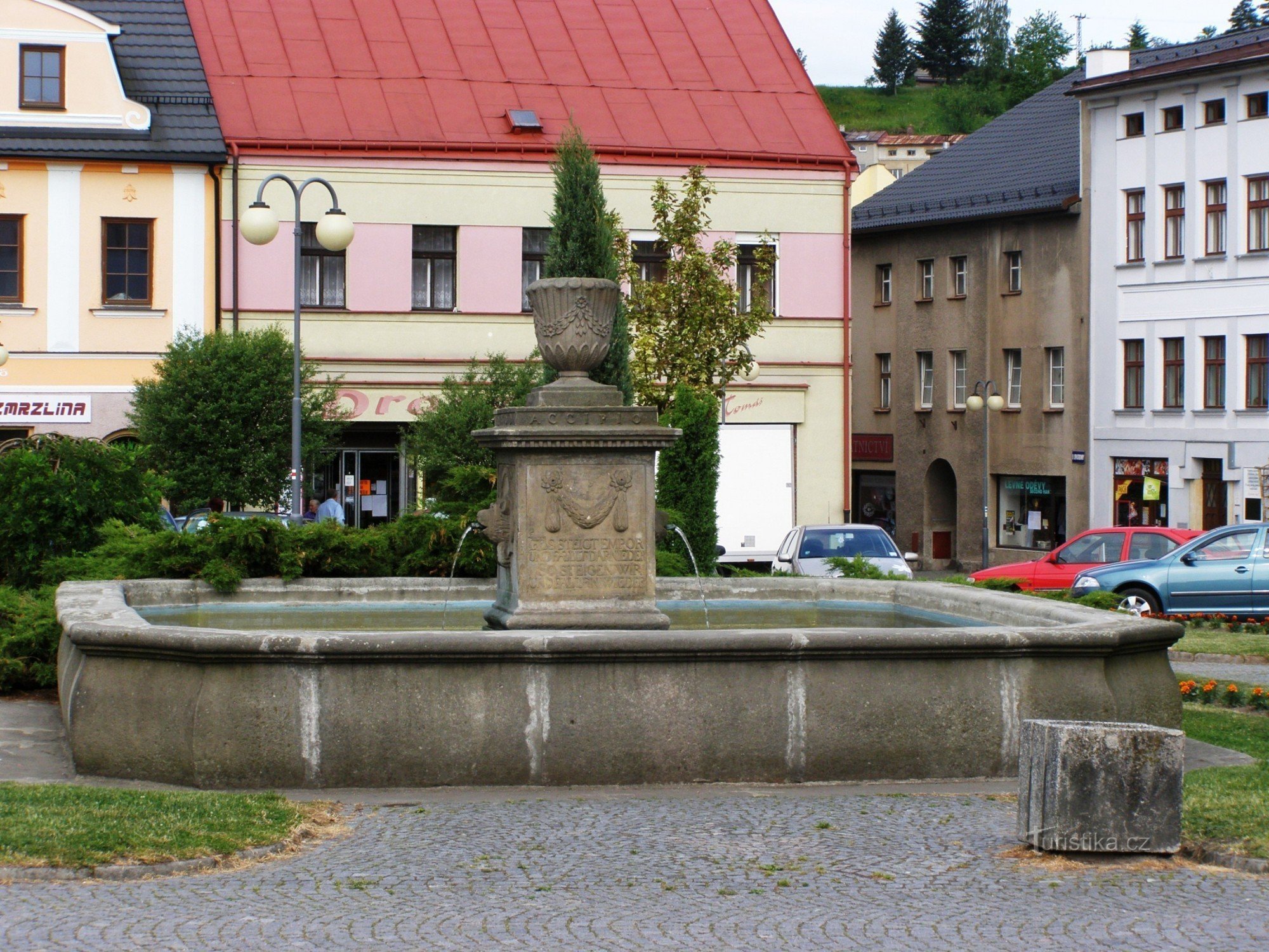Police nad Metuji - fountain on the square