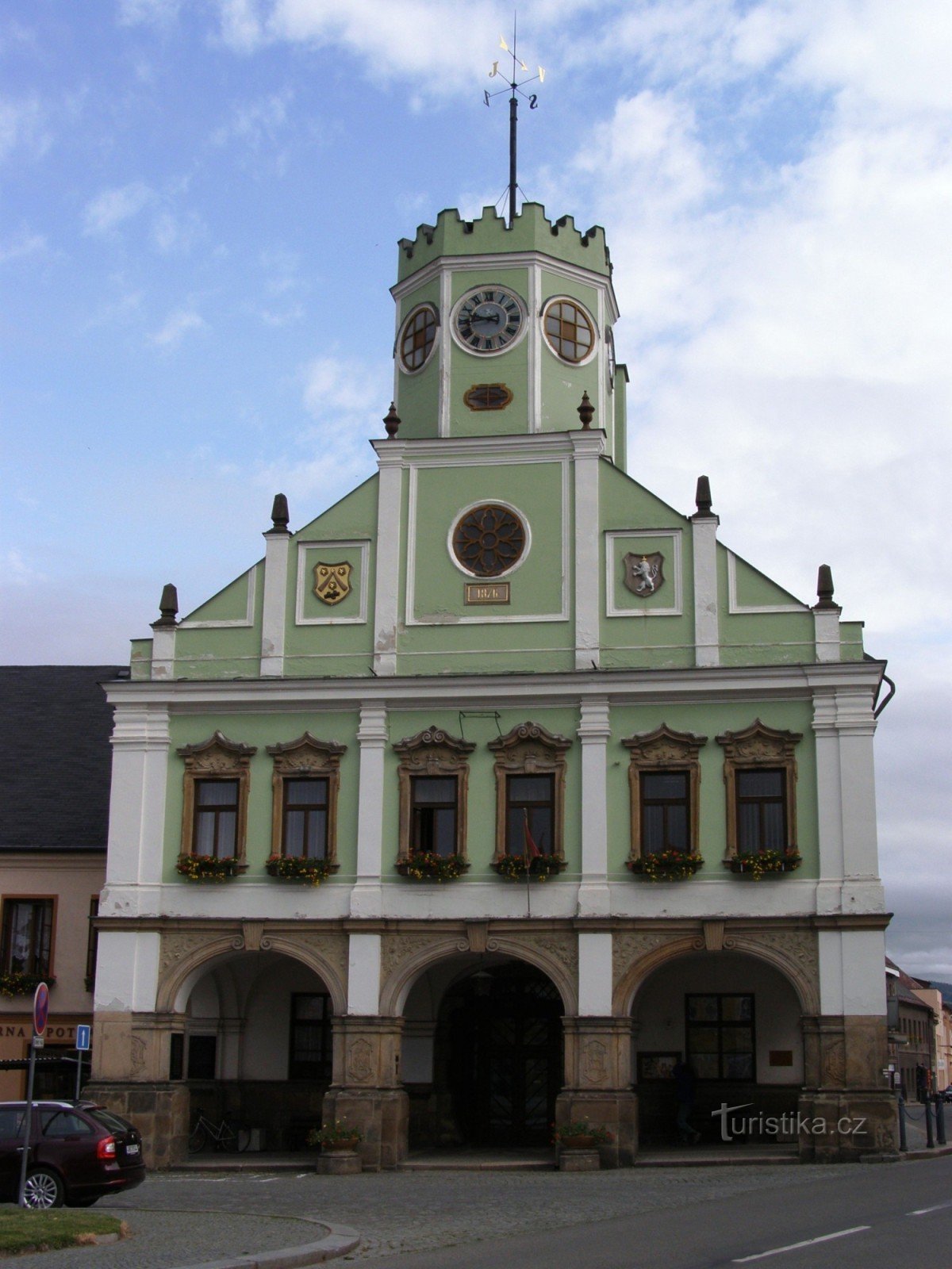 Policía nad Metují - ayuntamiento