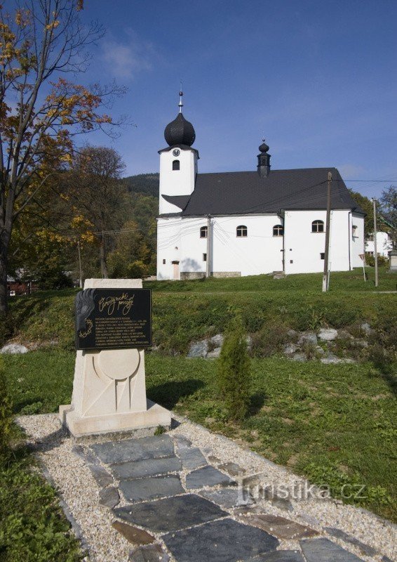 Denkmal und Kirche