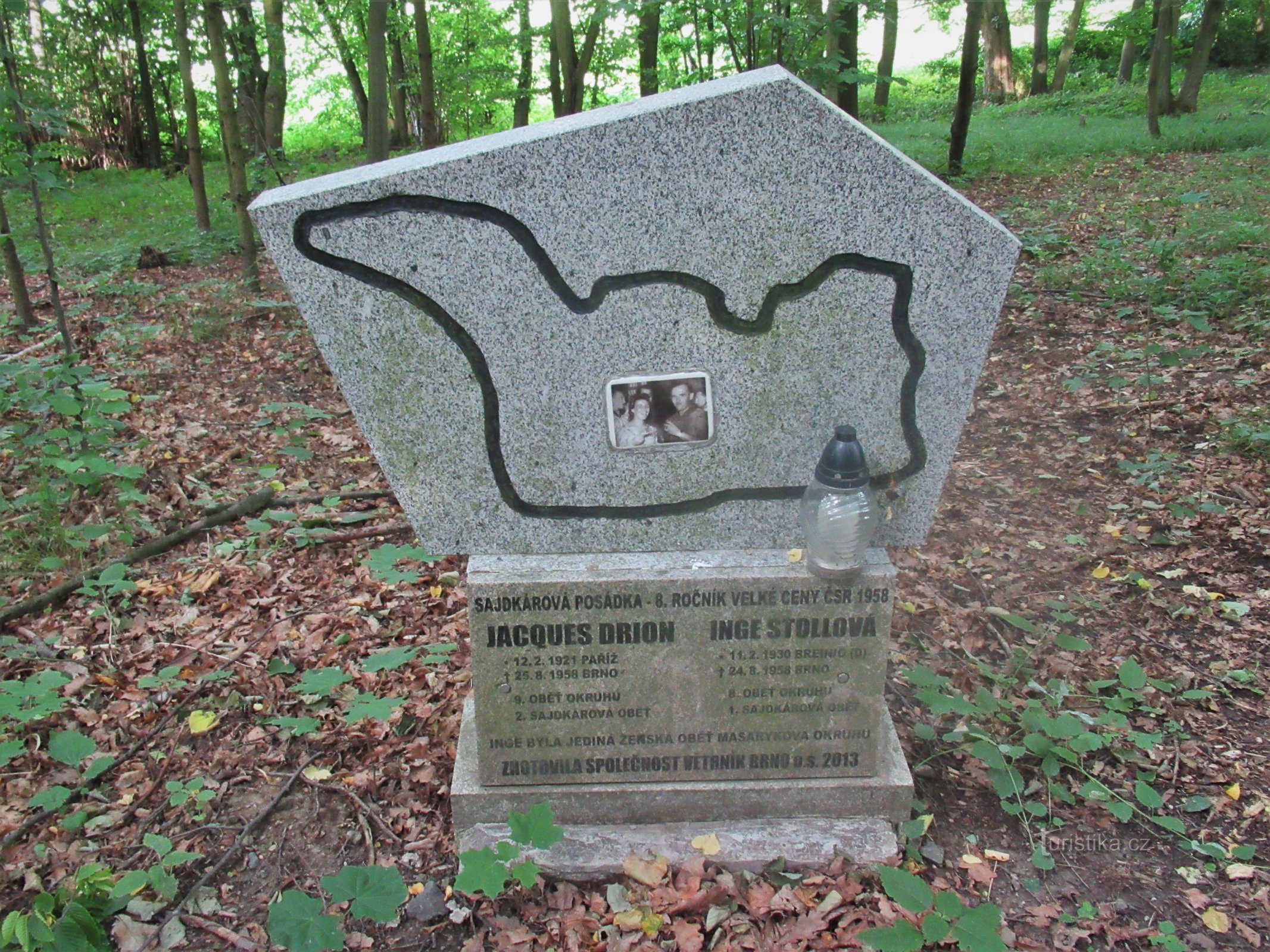 Pomnik Jacquesa Driona i Ingeborg Stoll