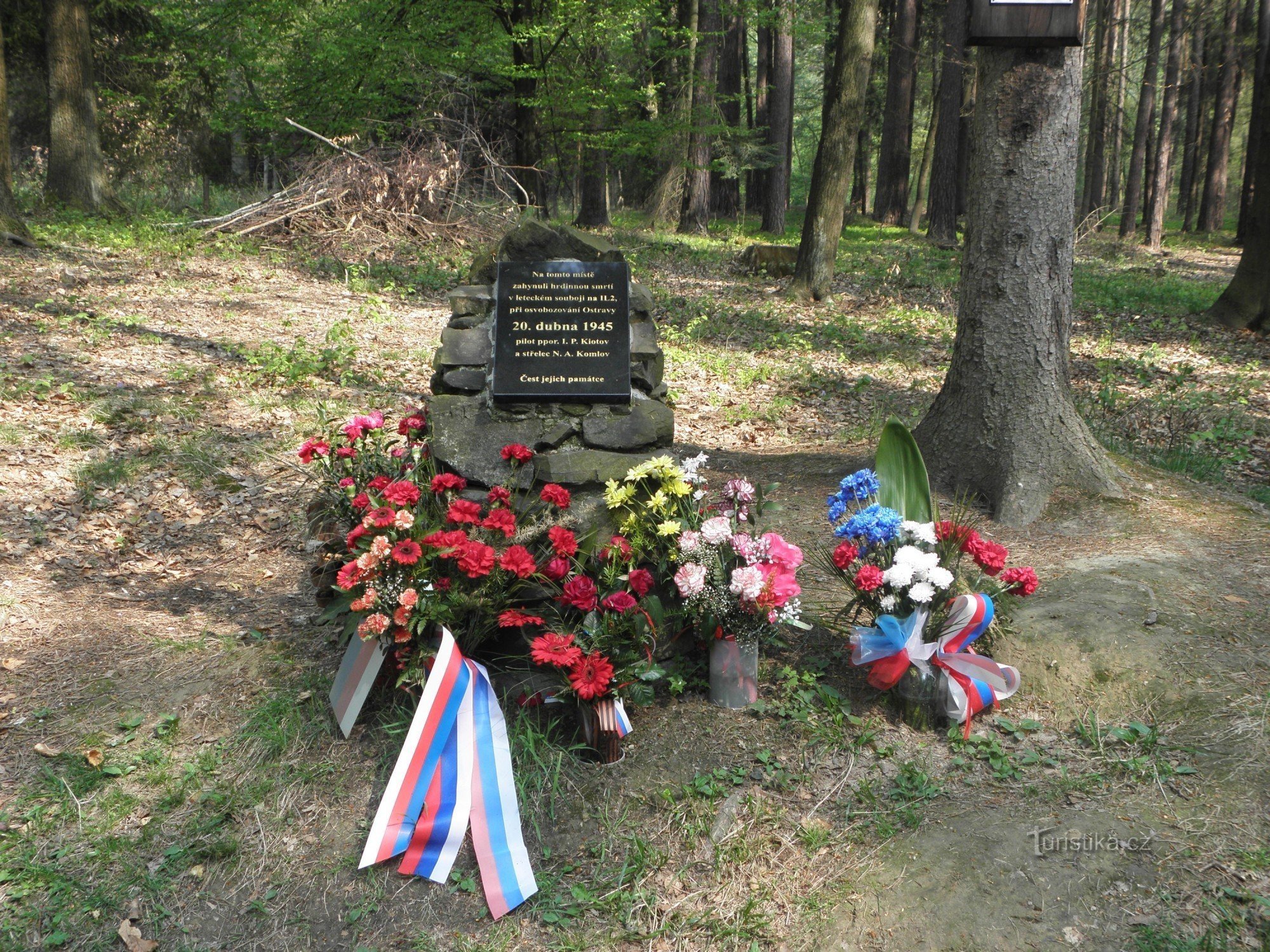 Memorial to the airmen