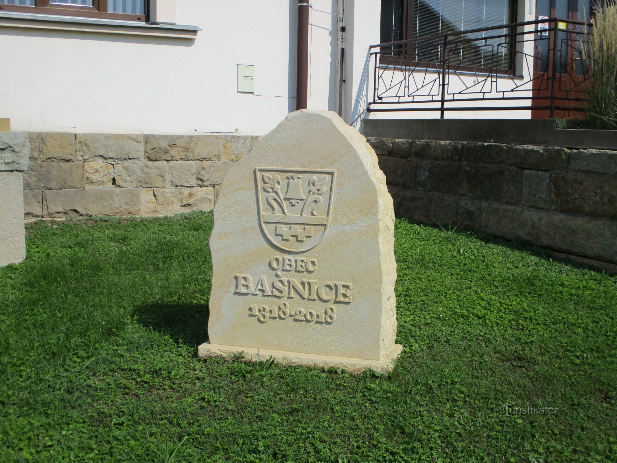 Pomnik 700 lat wsi (Bašnice)