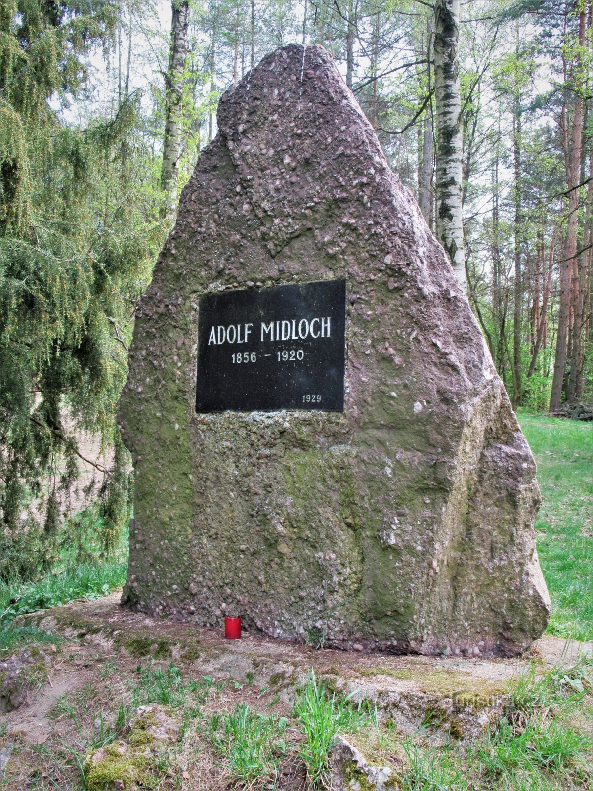 Adolf Midlochin muistomerkki