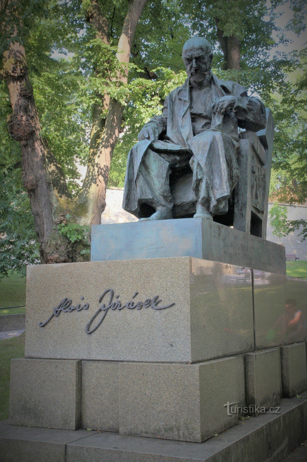 Pomník Aloise Jiráska