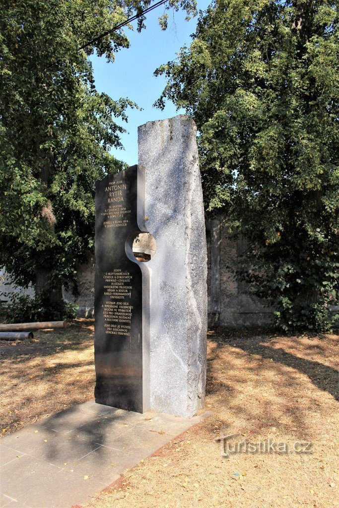 Alois Knight Randy-Denkmal