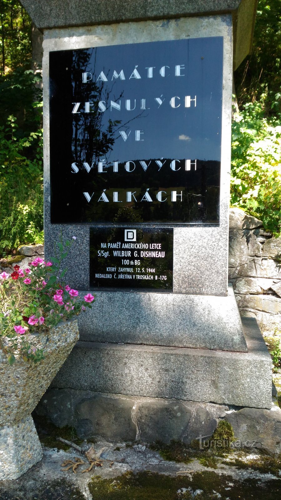 Denkmal der amerikanischen Luftwaffe in Český Jiřetín.