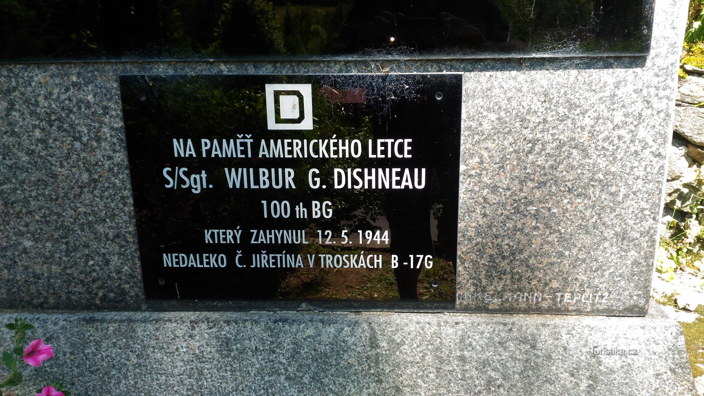 Monument till det amerikanska flygvapnet i Český Jiřetín.