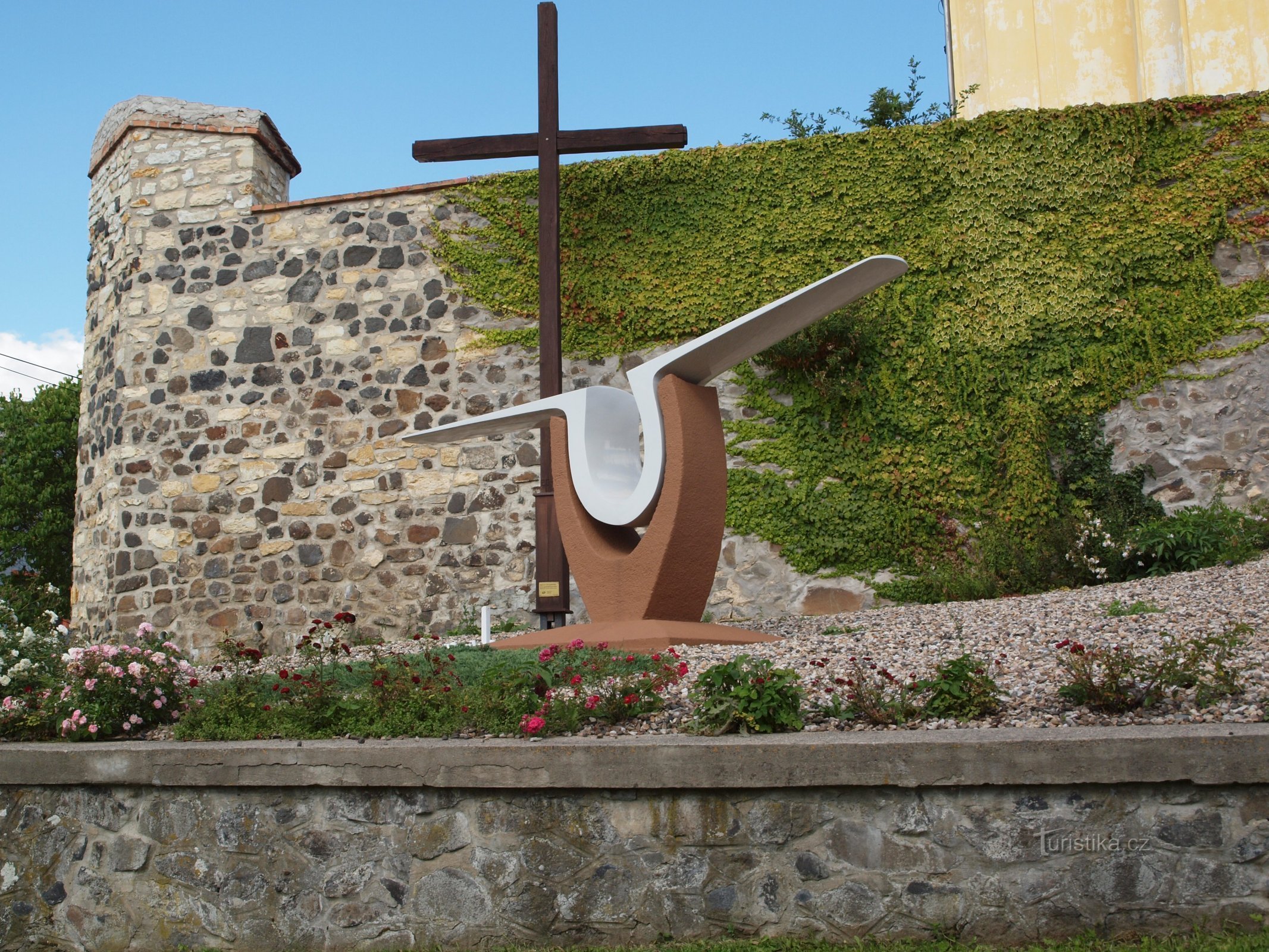 Monumento agli aviatori americani a Mukov.