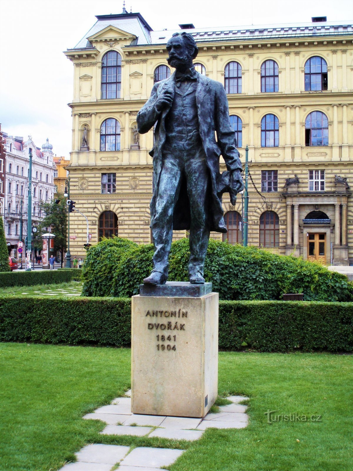 アントニン ドヴォルザークの記念碑 (プラハ、9.7.2008 年 XNUMX 月 XNUMX 日)