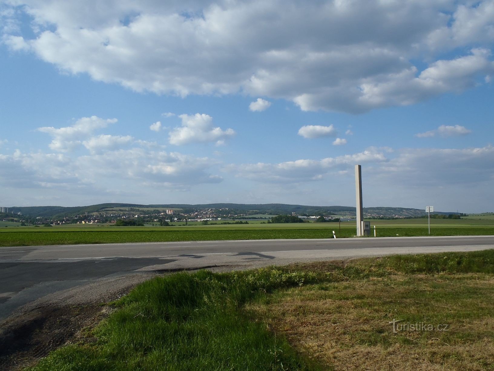 Monument to Bedřich Soffer. In the background, the village of Pozořice - 25.5.2012/XNUMX/XNUMX