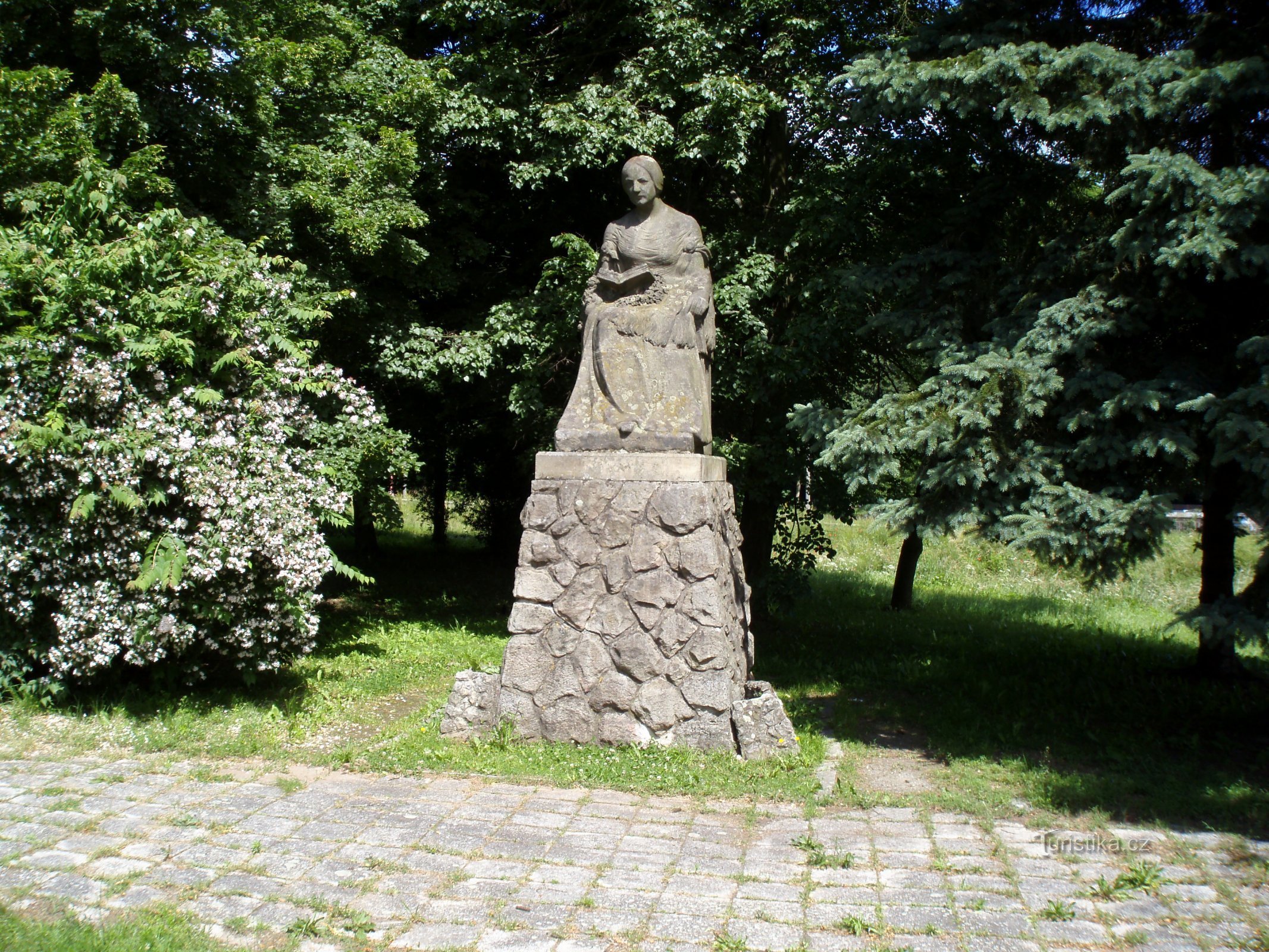 Pomník Boženy Němcové (Zlíč)