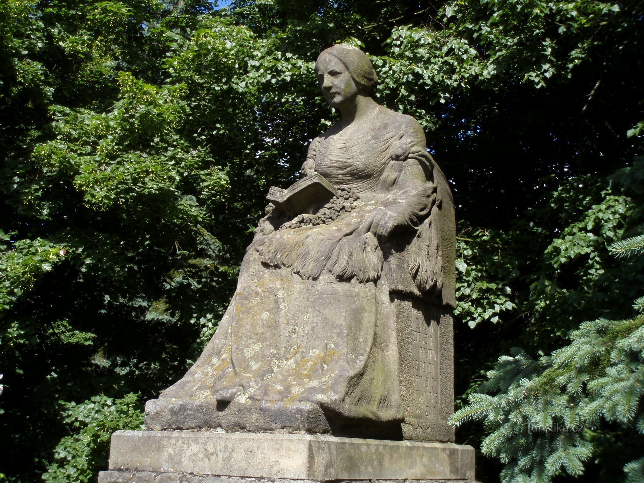 Monument til Božena Němcová (Zlíč)