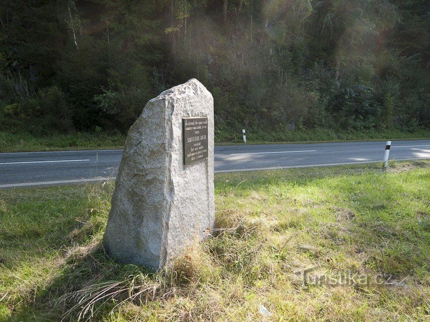Monument to the builder of the road
