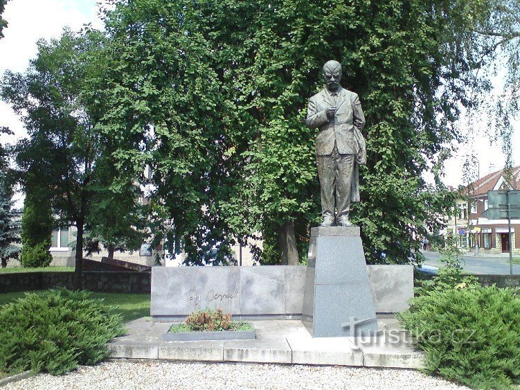 Monument till den tjeckiske poeten Petr Bezruč
