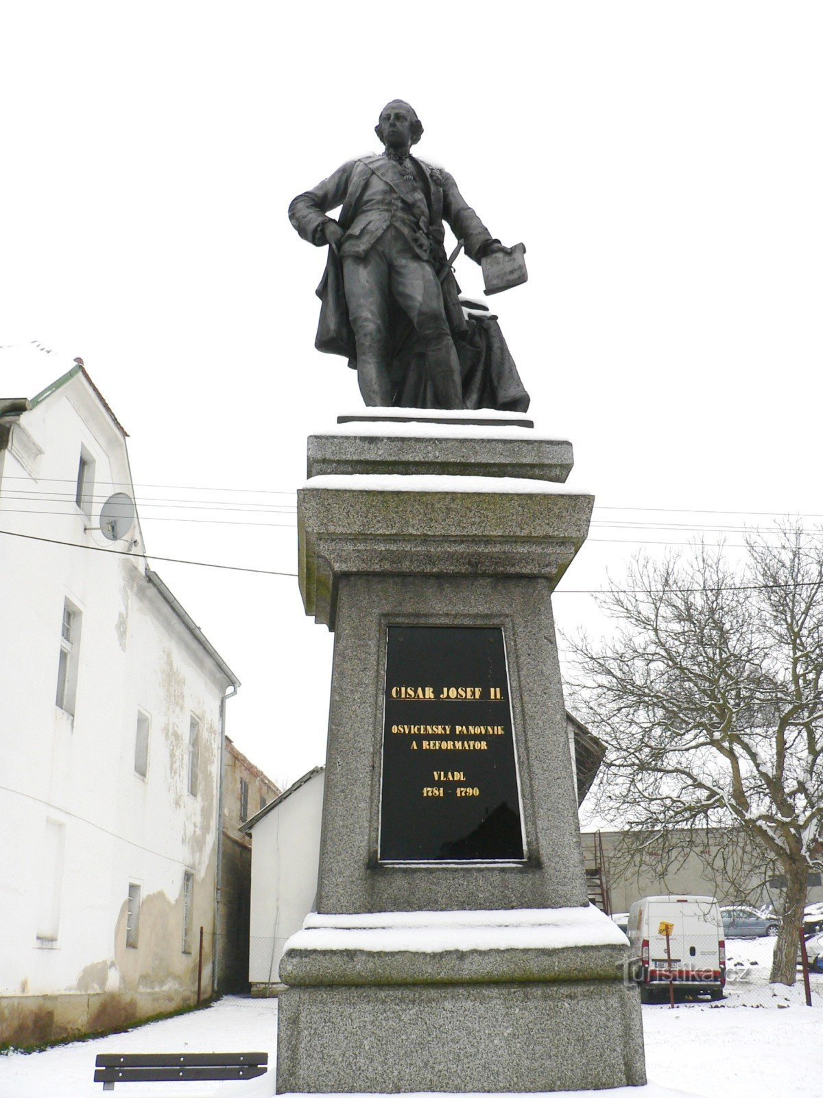 пам'ятник імператору Йосифу II.