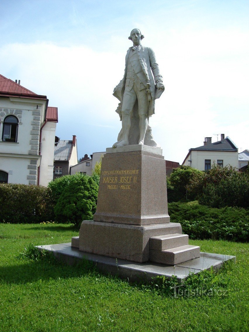 Monument voor keizer Jozef II in Hostinné