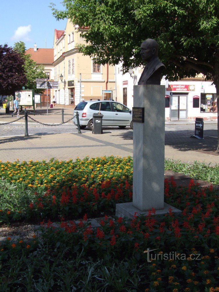 Monument till Dr. Edvard Beneš