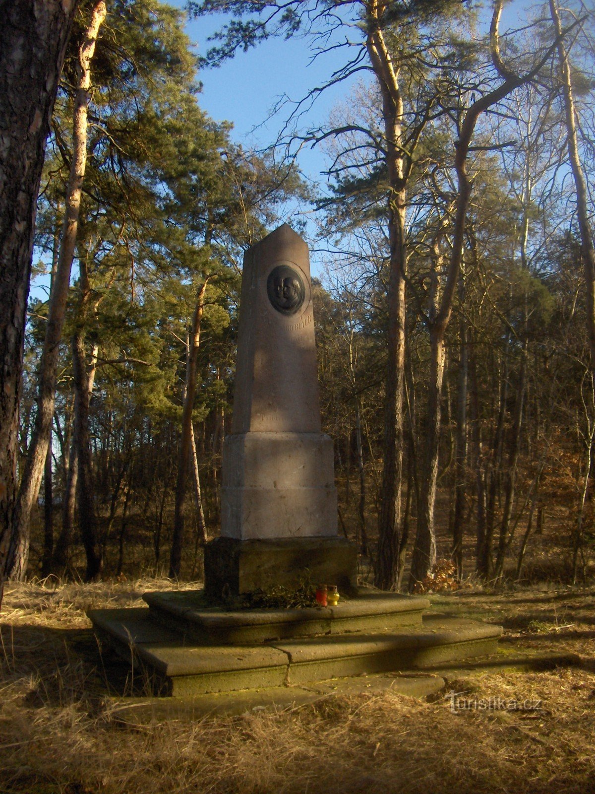 Denkmal für Eduard Bayer