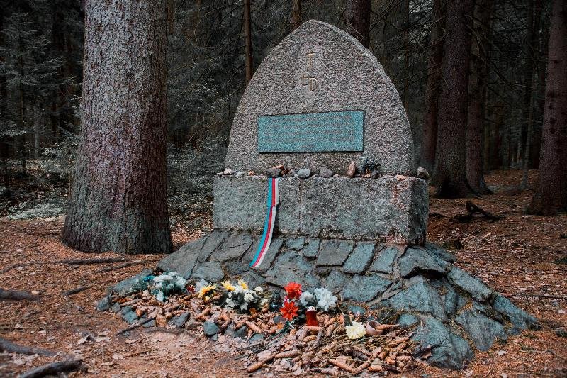 pomník Emě Destinnové