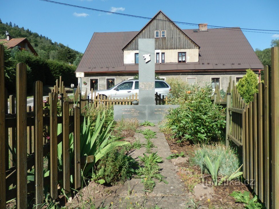 Monument til František Opočenský