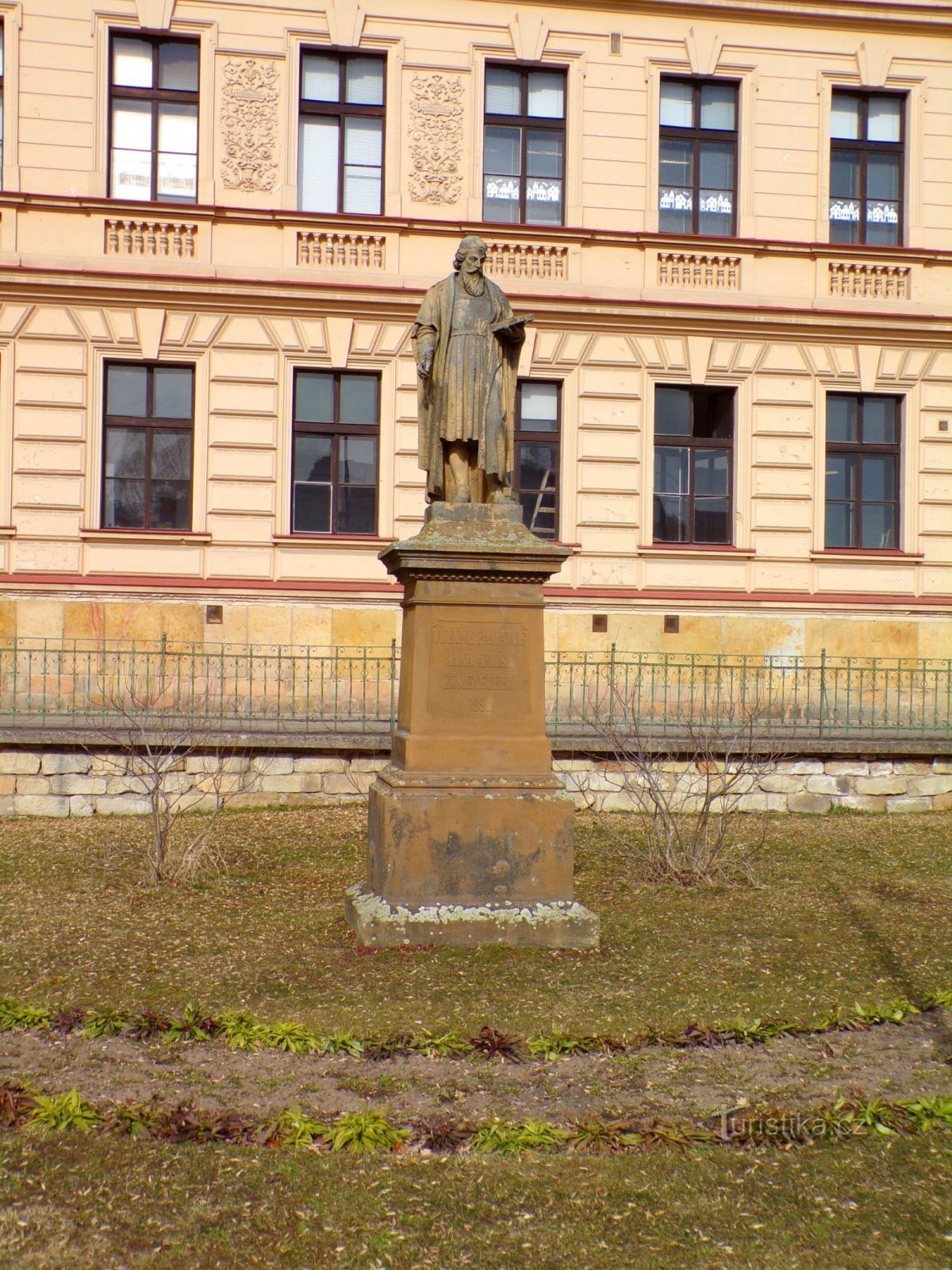 Pomník Jana Amose Komenského (Jičín, 3.3.2022)